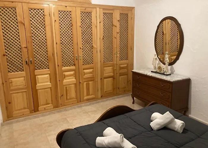 Casa Cueva Rural Estacion De Holiday home Guadix